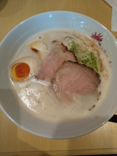 「元祖鶏白湯（味玉付き）」@名古屋コーチンラーメン はなれの写真