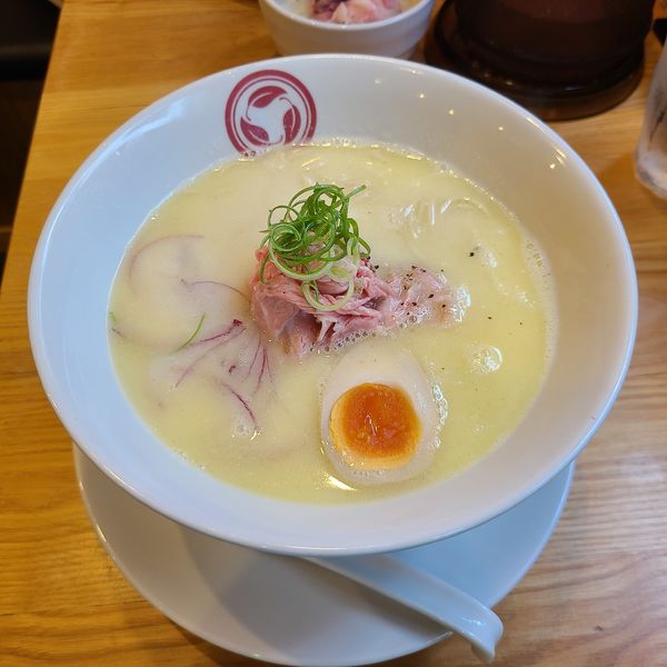 「鶏白湯+大盛」@らーめん 一葉の写真