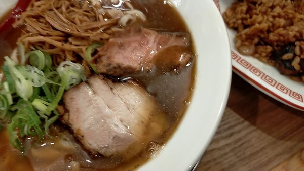 「煮干ラーメン（中）　ソースチャーハン」@麺や 七彩 八丁堀店の写真