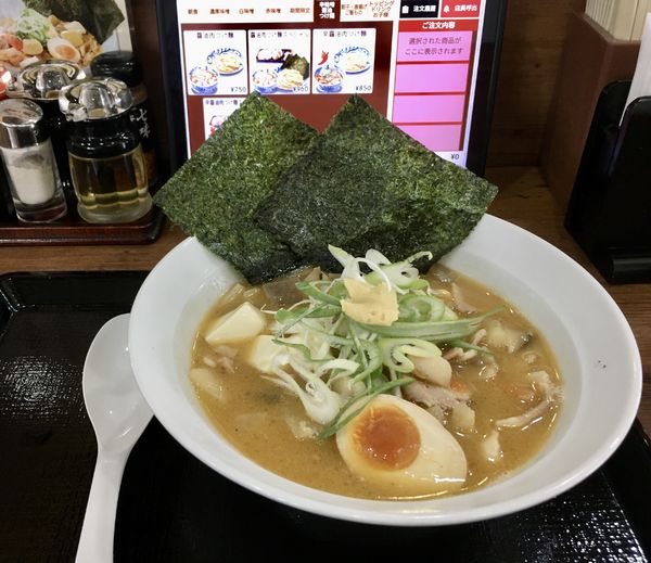 「豚汁らーめん(500¥)」@北海道らぁめん伝丸 6号ひたちなか田彦店の写真