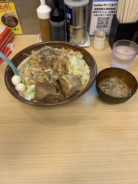 「汁なし豚＋ウズラ2個（1000円）」@麺屋 顎で喰らえの写真