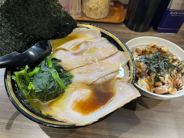 「チャーシューメン ¥980 炙りチャーシュー丼 ¥200」@ラーメン林家 姉崎店の写真
