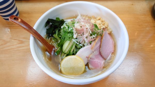 「冷しいりこ 850円 + 炙りチャーシュー丼 150円」@讃岐ラーメン 香麦の写真