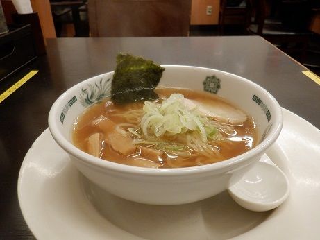「半ラーメン」@日高屋 新宿三丁目店の写真