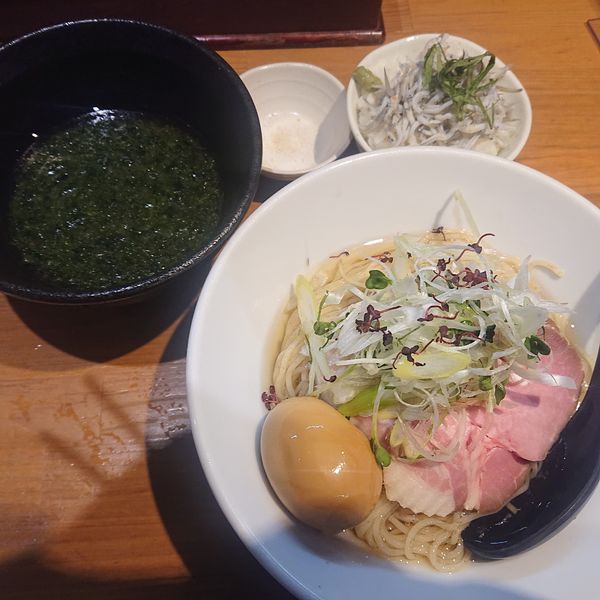 「特製たっぷり生青のりの 冷たい昆布水つけ麺1380円他」@亀戸煮干中華蕎麦 つきひの写真