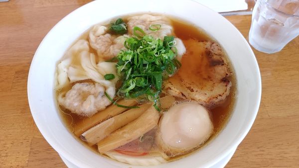 「五目ワンタ麺　味玉トッピング」@中華そば 福久の写真