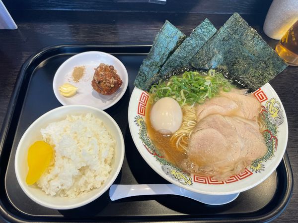 「朝定食と唐揚げ」@博多ラーメン専門店 幸ちゃんラーメン 西月隈店の写真