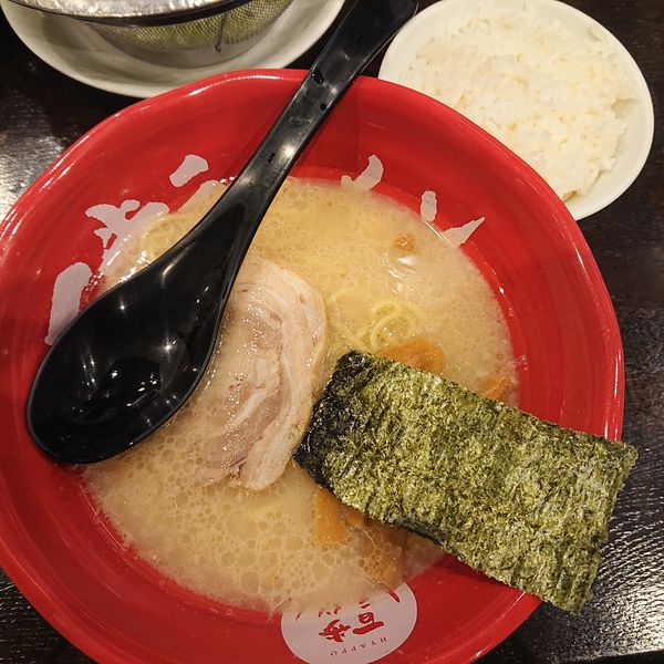 「百歩ラーメン720円、餃子セット250円、替玉100円」@百歩ラーメン 北浦和店の写真