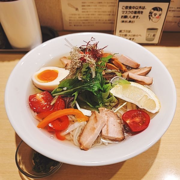 「哀愁の冷やし塩ラーメン青唐辛子付きイカ飯サッポロクラシック」@函館塩ラーメン 五稜郭の写真