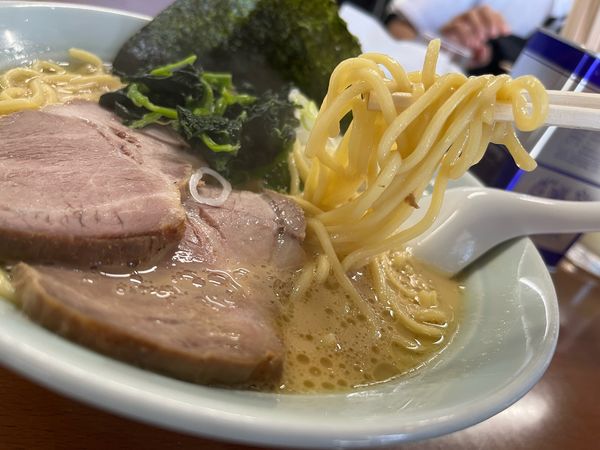 「ラーメン中　800円」@横浜寺田家ラーメン 北柏店の写真