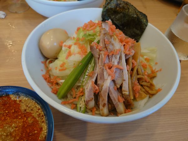 「【限定】冷やし辛つけそば960円＋他いろいろ」@中華そば専門 とんちぼの写真