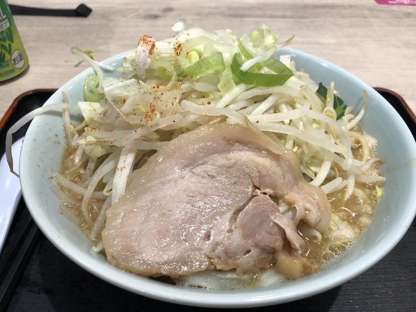 「ラーメン並＋野菜マシ」@旨い安い腹いっぱい 幕張店の写真