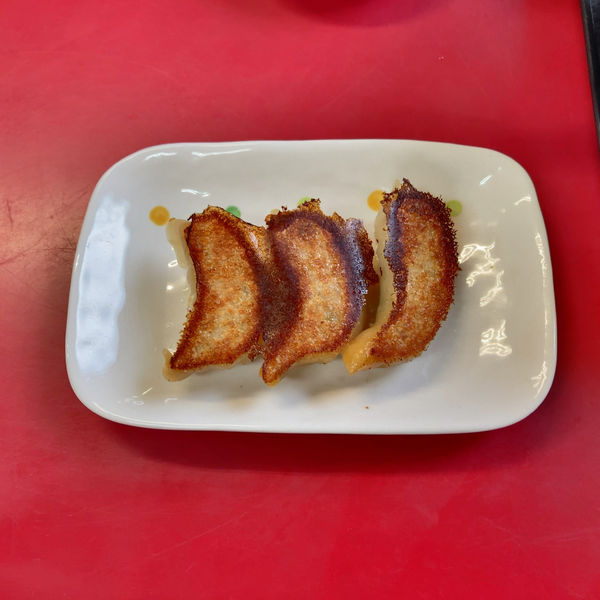 「焼ギョーザ￥50×3」@ゼンジー南京 鬼怒川店の写真