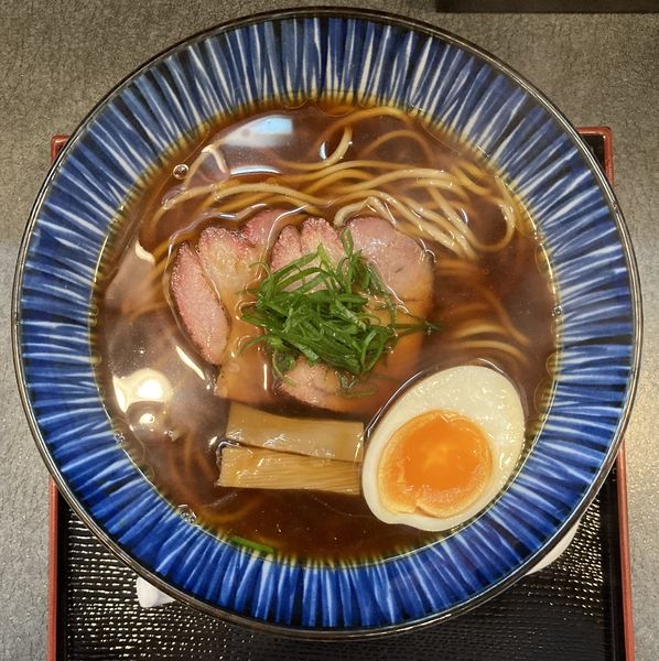 「丸鶏たまり醤油らぁめん」@らぁ麺 幸跳の写真