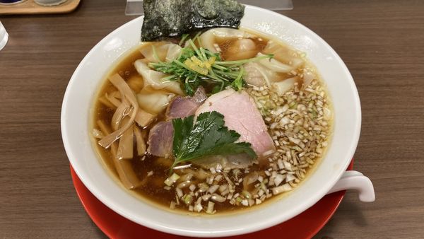 「手打ちわんたん麺（醤油）」@中華そば 麦笑 本所吾妻橋店の写真
