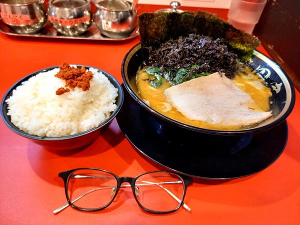「朝ラーメン(岩のり)」@横浜家系ラーメン 志田家 蒲田店の写真