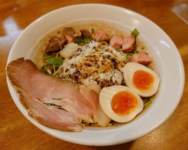 「燻製チーズ混ぜそば」@らぁ麺はうす Sumika0の写真