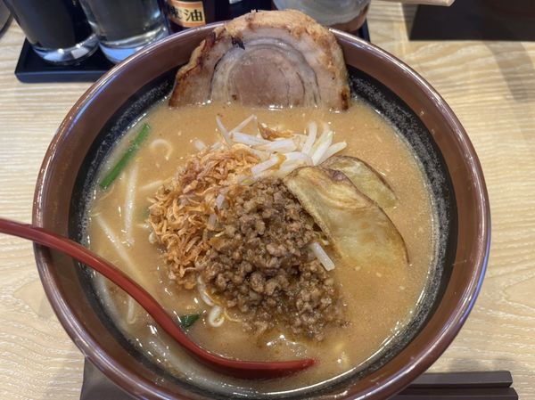 「北海道味噌炙りチャーシュー（1枚）、固め」@麺場 田所商店 東川口店の写真