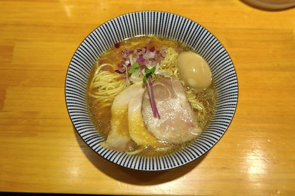 「中華そば【醤油】（味玉入り）」@貝だし麺 きた田の写真