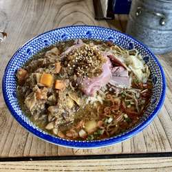 牛そば ローストビーフのせ￥1,050＋合盛￥100