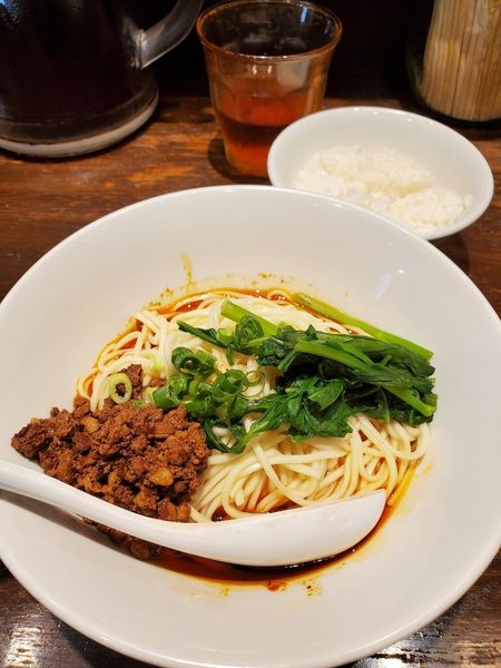 「成都式　汁なし担々麺」@六坊担担面の写真