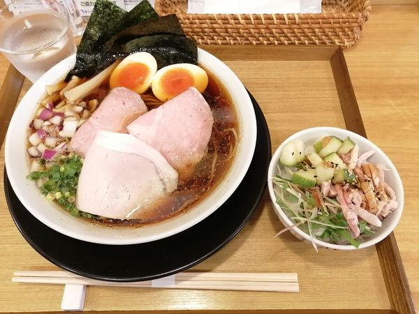 「特製醤油さくらラーメン（1玉）＋きざみチャーシューごはん」@麺屋 さくらの写真