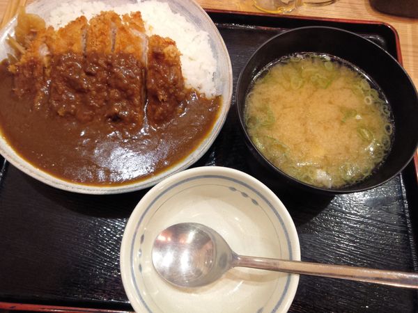 「ロースカツカレー　８００円」@目利きの銀次 北千住西口駅前店の写真