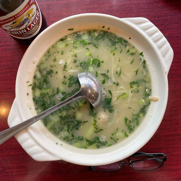 「煨麵（特製とり煮込そば）」@香妃園の写真