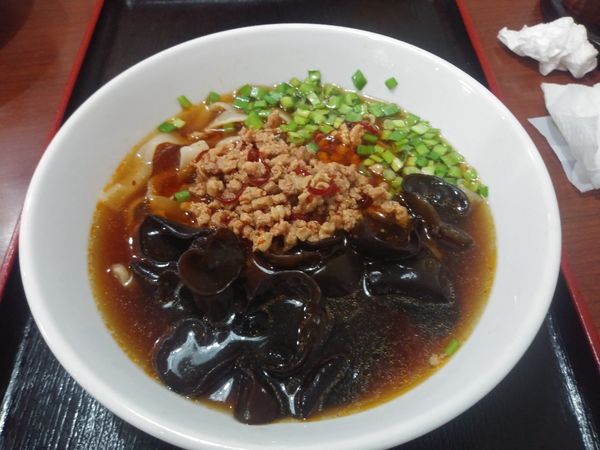 「台湾刀削麺　734円」@台湾料理 天香一 米沢店の写真