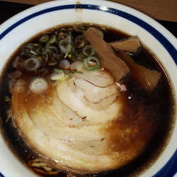 富山ブラックラーメン