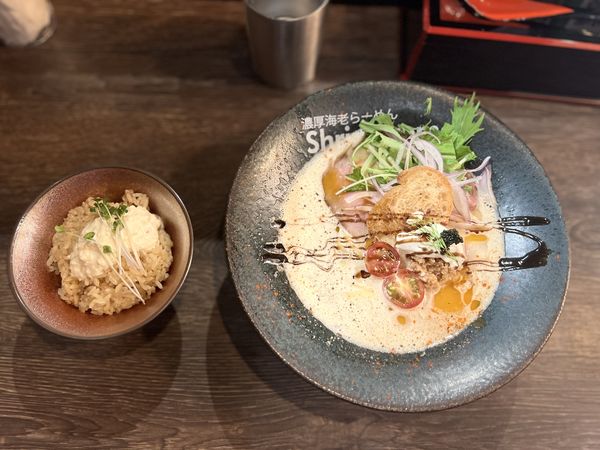 「ランチ限定セット濃厚海老ラーメン＋海老飯1000円(税込)」@濃厚海老らーめん Shrimpremeの写真