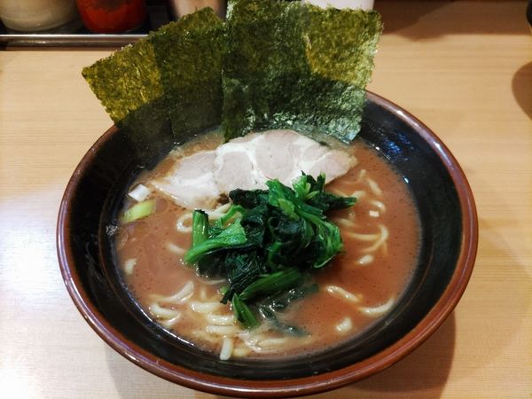 「ラーメン（鶏油少な目）」@横浜家系らーめん 武道家 賢斗の写真