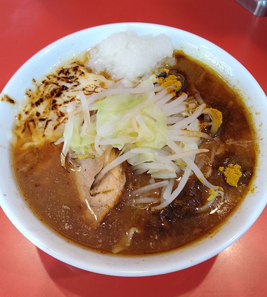 「らーめんミニ+カレー粉✖4､炙りチーズ､玉ねぎ」@麺屋 桐龍 久喜店の写真