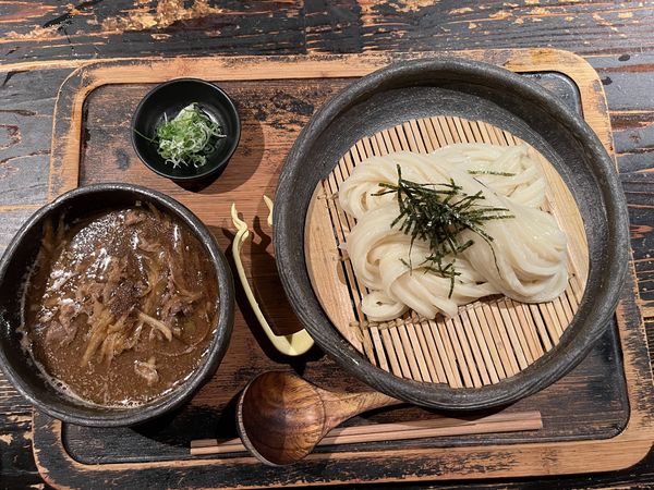 「香味油の牛と土ゴボウのつけ麺」@手打うどん 山元麺蔵の写真