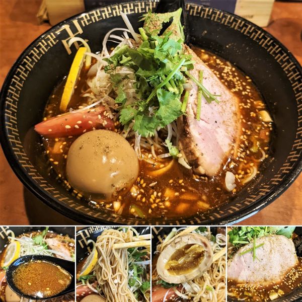 「スパイス冷やしラー麺(限定)＋味玉＋半辛増し＝1140円」@スパイス・ラー麺 卍力 秋葉原店の写真