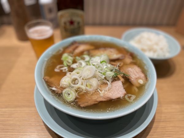 「中華そば　中¥900、白めし¥150、ビール（赤星）¥650」@たきちゃんラーメンの写真
