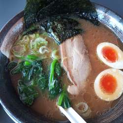 味玉ラーメン780円(麺やわめオイル多め味濃いめ