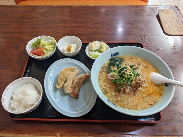 「餃子セット (味噌ラーメン) 800円」@ピリカ 新井店の写真