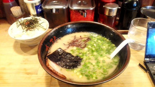 「長浜ラーメン792円」@九州一番 登戸店の写真