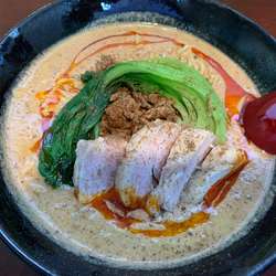 金ごま麻辣担々麺チャーシュートッピング