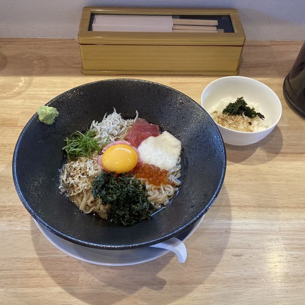 「冷やし海鮮まぜそば~追い飯付き~」@二代目ガチ麺道場の写真