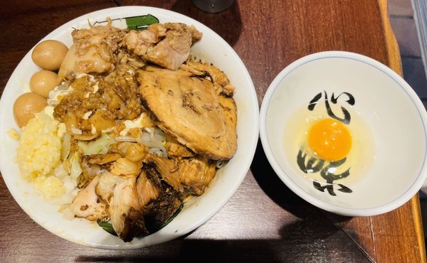 「汁なしそば並(雷増し) 1350円」@ラーメン 雷 東京本丸店の写真