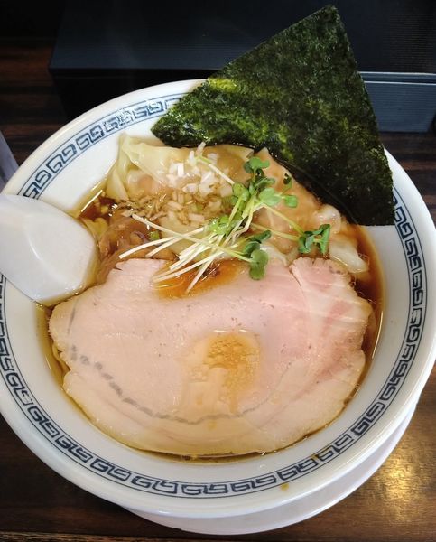 「ワンタンメン」@稲荷屋の写真