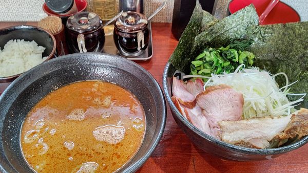 「限定つけ麺+スモチャ+トロバラ+半ライス」@横浜家系らーめん 天王家 寒川総本店の写真