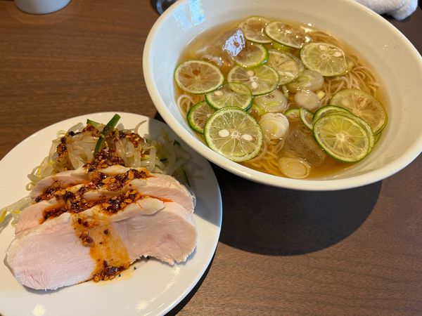 「鶏胸肉とスダチの冷やしラーメン」@SHUNGOURMANDの写真