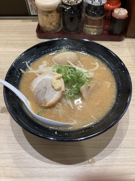 「白味噌ラーメン味玉」@威風 蒲田南店の写真