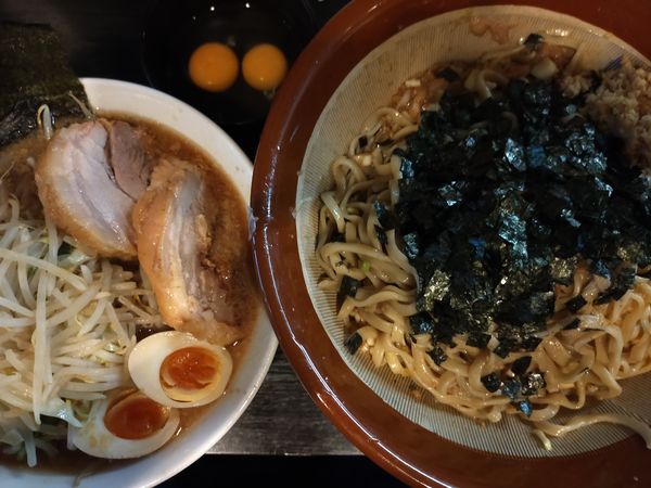 「【限定】傘がない大盛1350円+生卵50円」@豚星。の写真