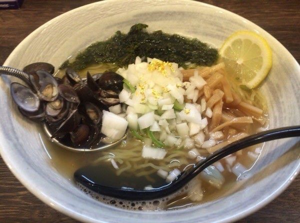 「濃厚しじみ塩ラーメン」@しじみらーめん 新宿歌舞伎町店の写真