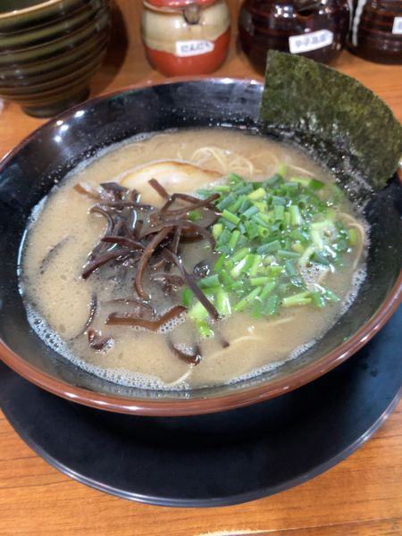 「豚骨ラーメン」@博多長浜らーめん ぼたんの写真