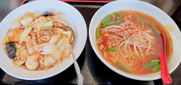 「ラーメンセット（台湾ラーメン＋中華丼）748円」@台湾料理 鴻鑫の写真